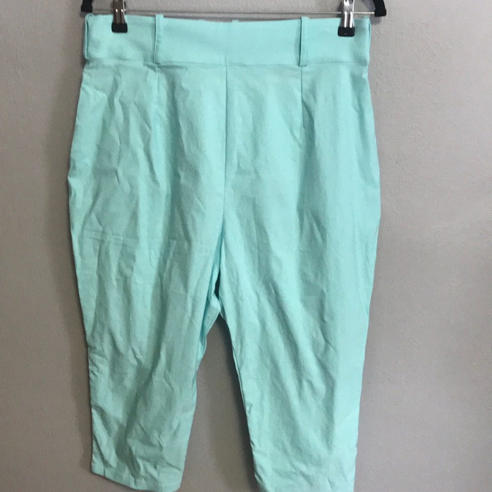 Deadly Dames capris